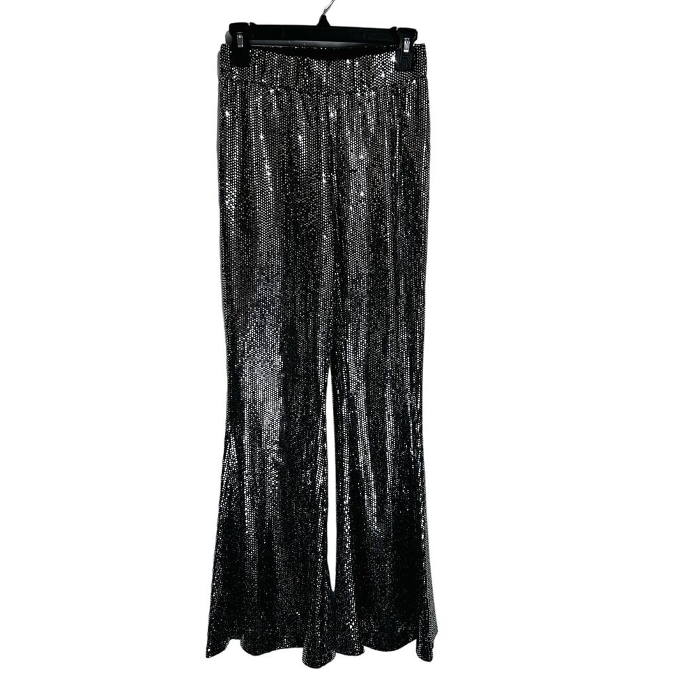 NWT C&V Chelsea & Violet
High Rise Sequin Pull On Flare Pants Small